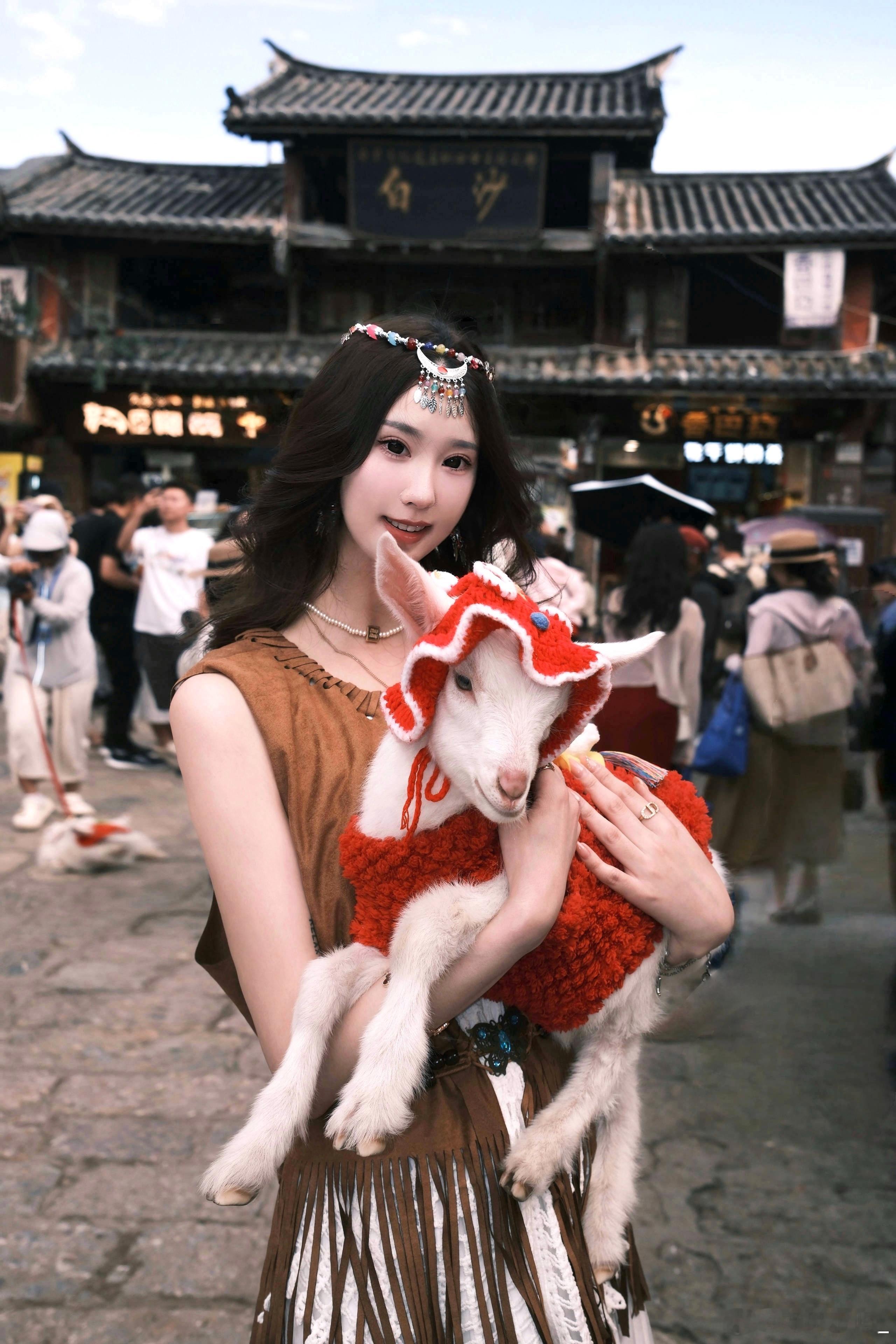 在白沙古镇拍到了超级治愈的小羊🐑记录治愈我的日常plog​​​