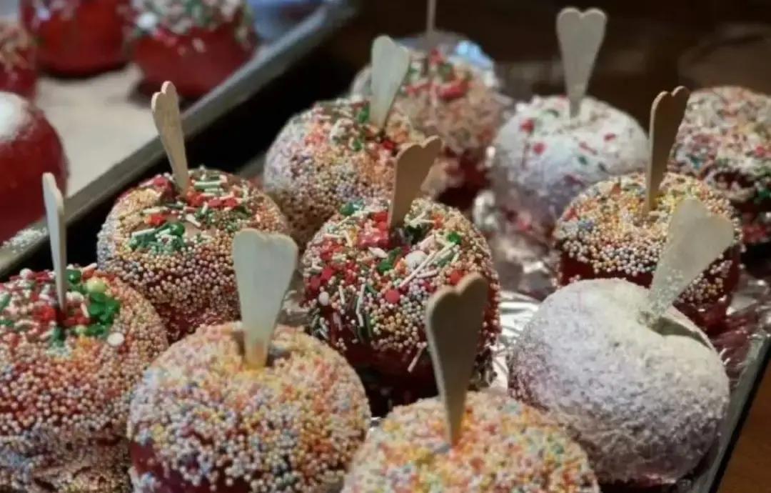 有时候，最吓人的不是现实，而是被加工过的“故事”。最近刷到有人把美国底层说