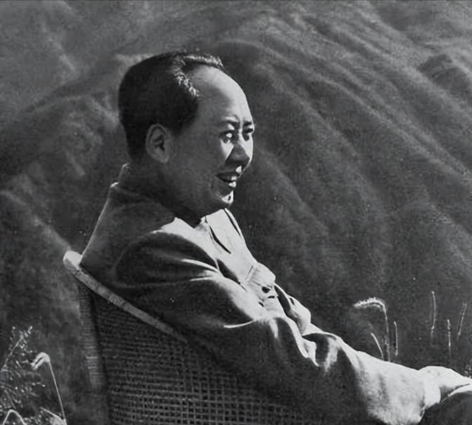1936年，张学良扣了蒋介石，这一扣把全中国的命运都拽了一把，如果没有西安事变，