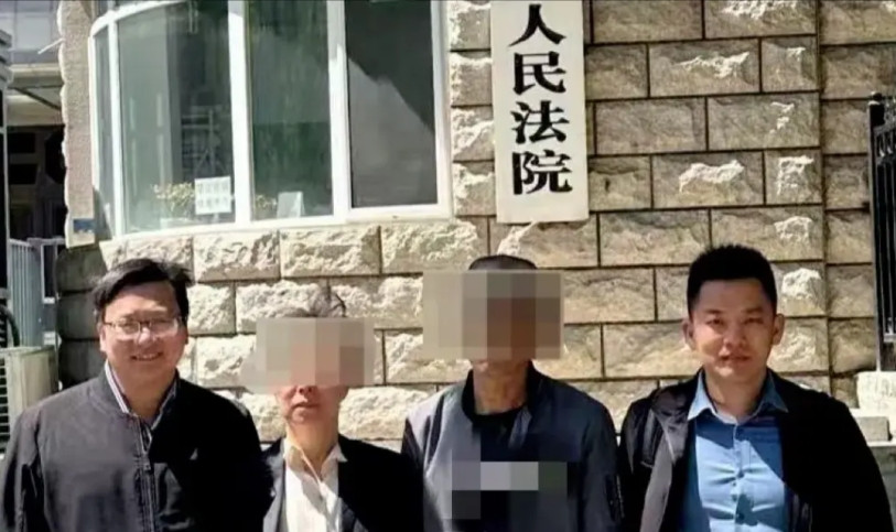 北京，一38岁男子把70岁大妈推了个仰八叉，导致大妈骨盆骨折，被鉴定为轻伤一级。