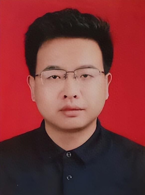 生于1989年, 周璇严重违反党的政治纪律、廉洁纪律和生活纪律