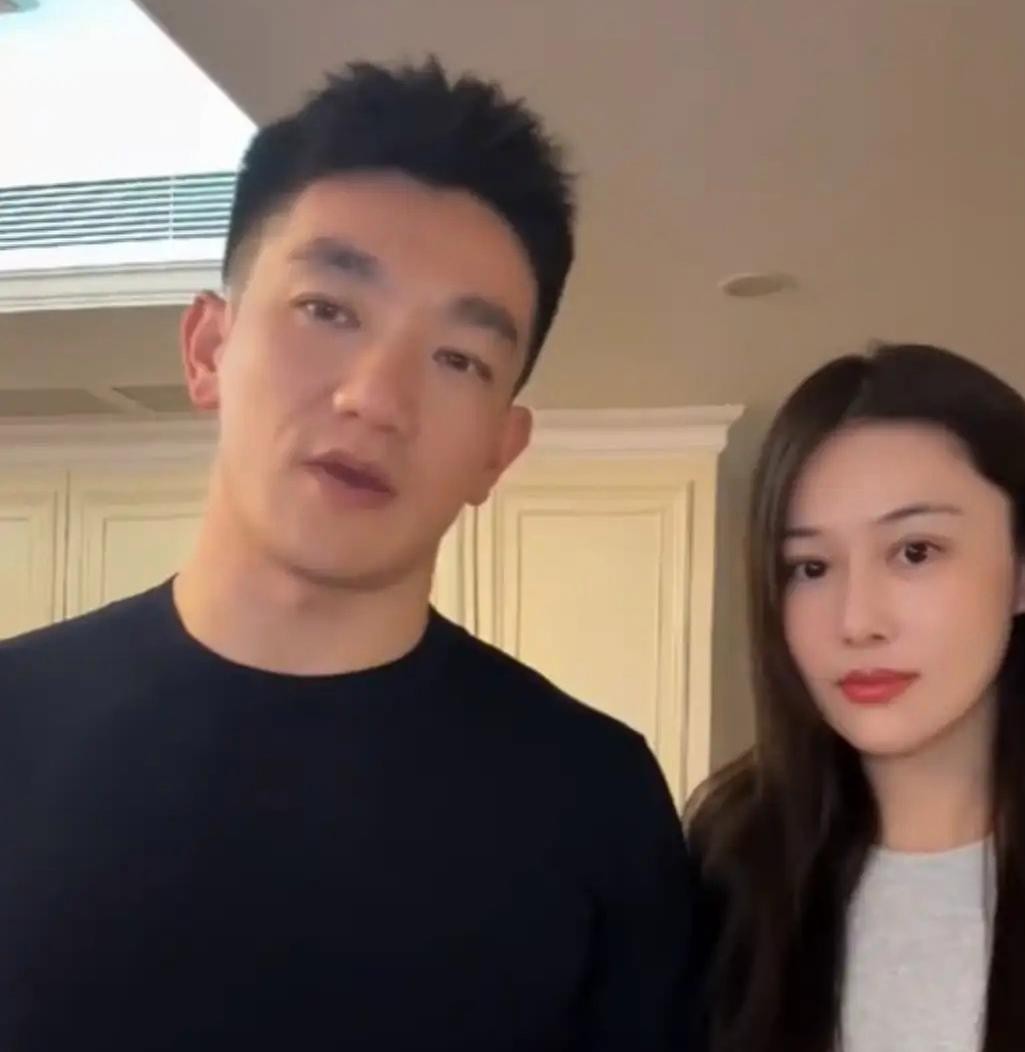 娱乐圈那些挤破头想进豪门的女明星，大概怎么也想不明白，当年最不被看好的张馨予，如今反倒成了活得最踏实