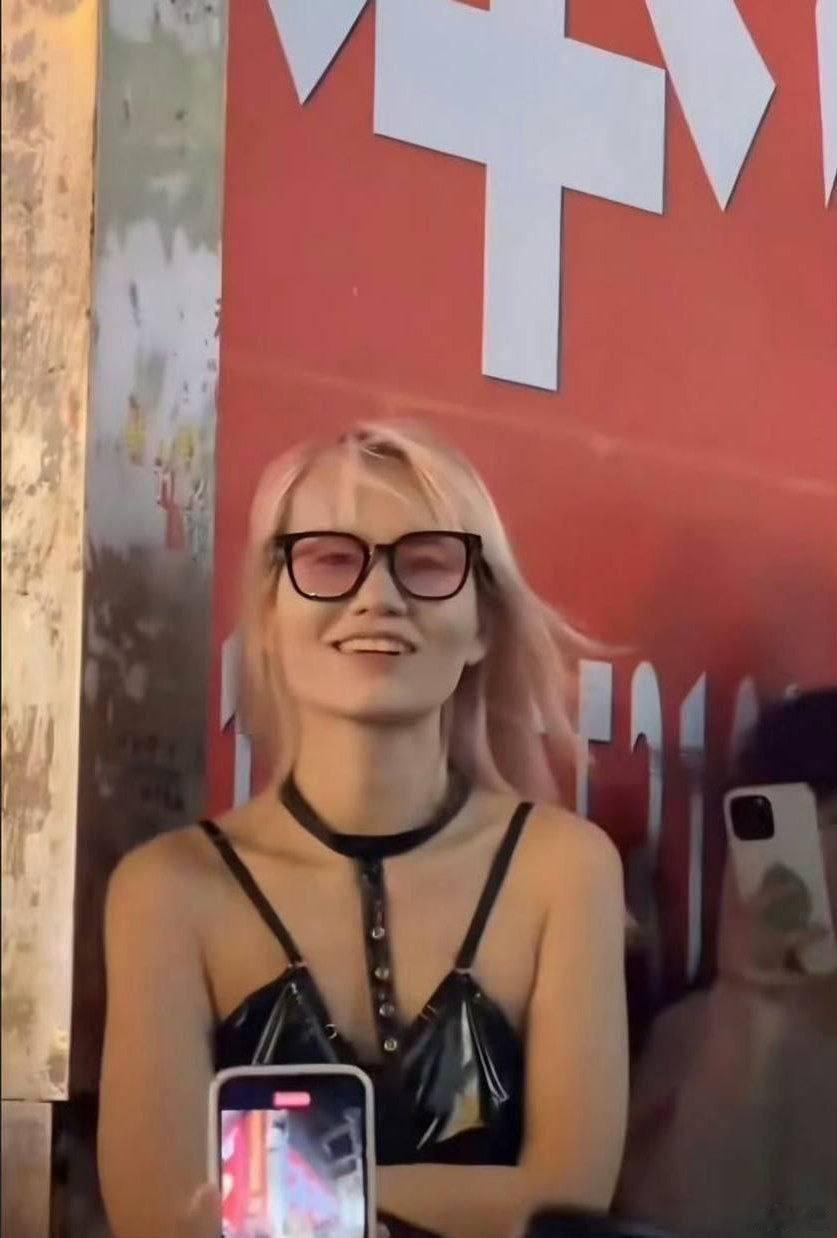 网友投稿：实为女性，教育工作者。