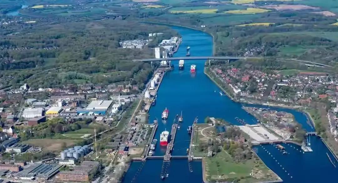 2026年4月，巴拿马急转弯，忽然说不想与中国争斗，这背后到底隐藏了什么？短