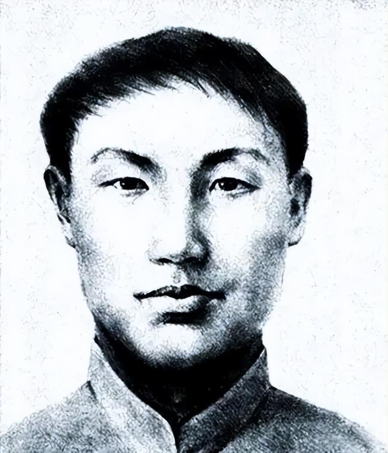 飞夺泸定桥英雄团长高烧后举枪自尽，多年后杨成武坦言：并非自尽。这位团长名叫