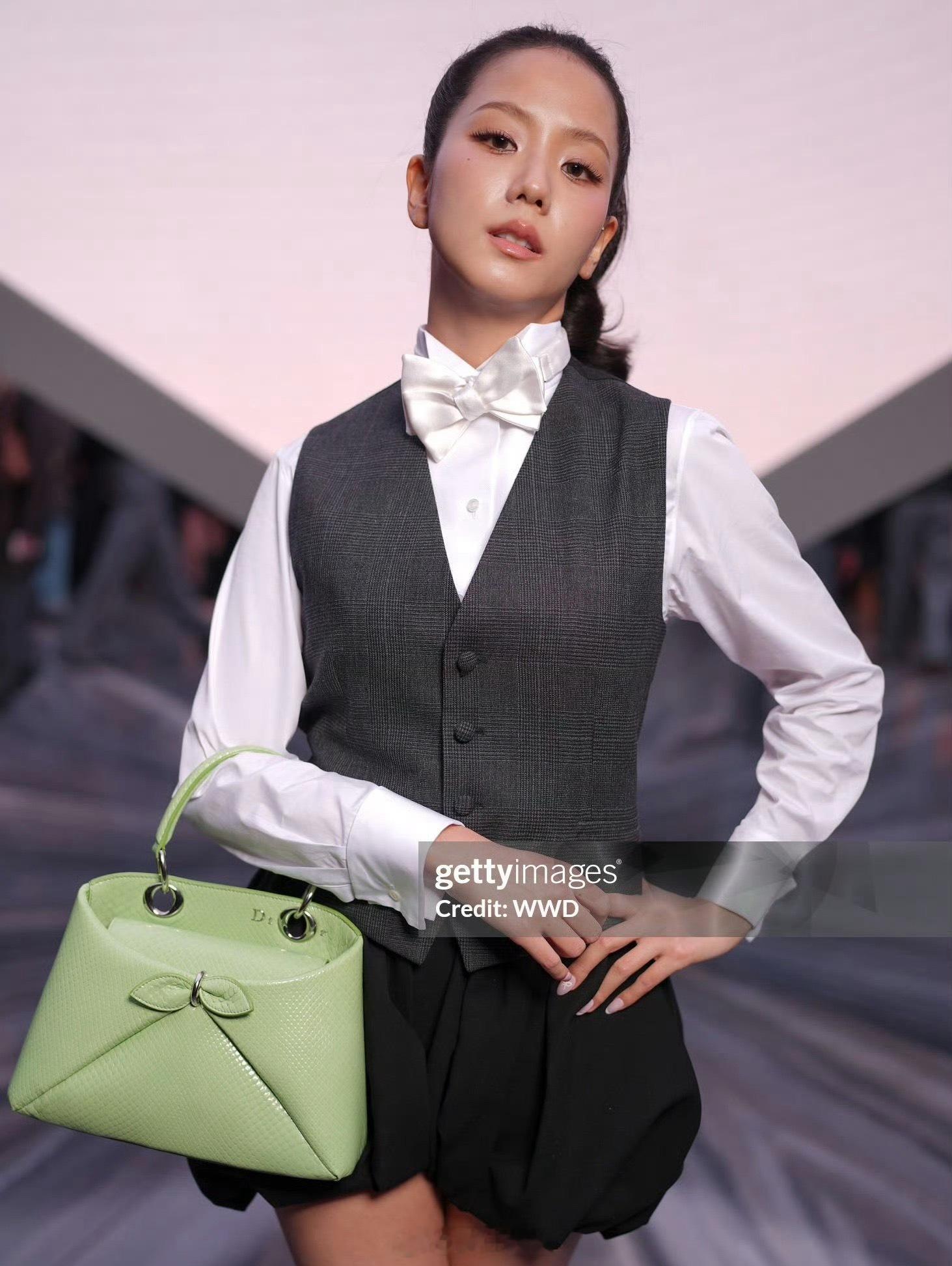 金智秀自曝与哥哥牵手睡觉🔥韩娱炸锅！惊天丑闻！韩国网友在某平台竟看见了BLAC