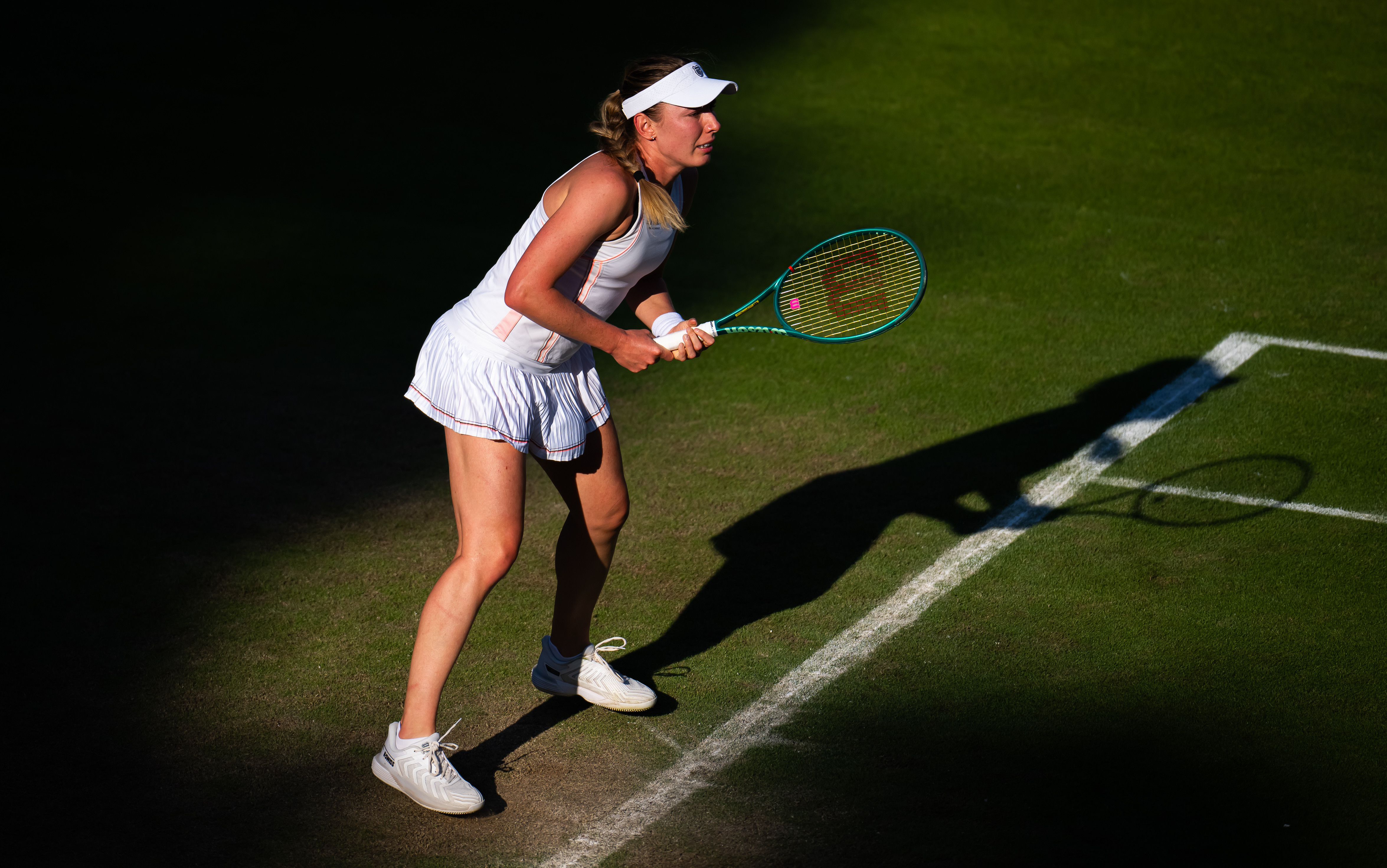 WTA500巴特洪堡站，亚历山德洛娃以6-16-7(5)6-1淘汰李吉妮，晋