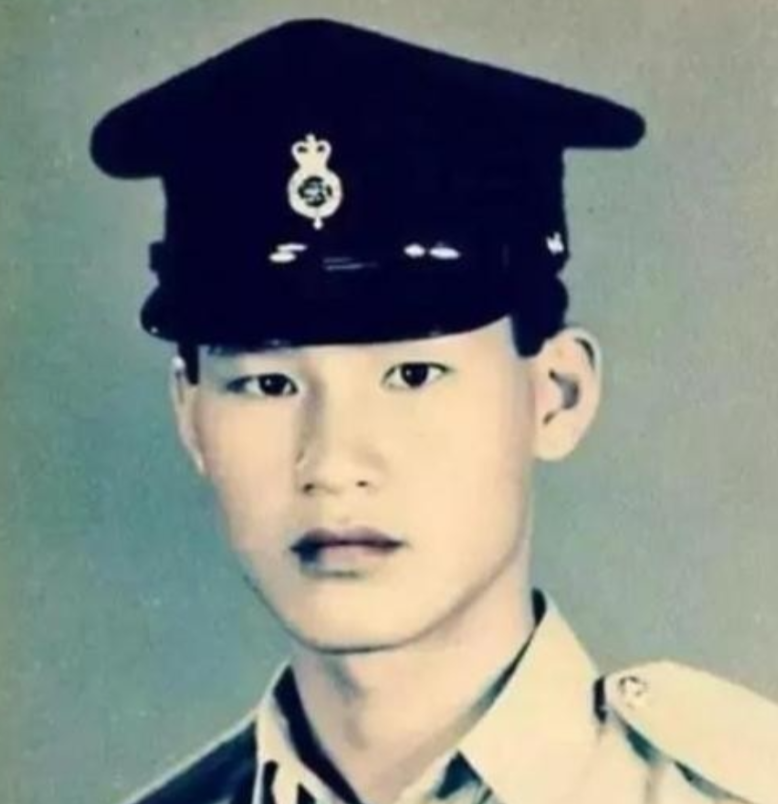 1990年，陈惠敏给李国豪250w片酬，但是李国豪说：“我不是中国人。”陈惠敏
