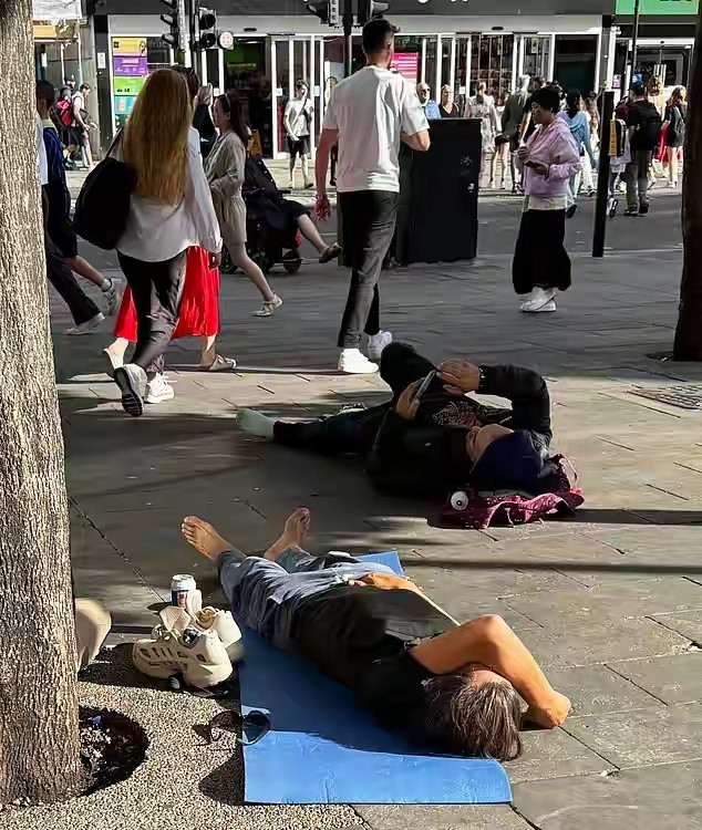英国媒体8月9日曝光，伦敦考文特花园，原本是西区核心繁华地段，聚集高端精品商铺、