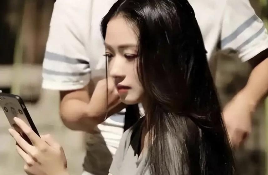 因长得太漂亮，7次拒绝导演要求遭打压，如今43岁才等到掌声。大家都知道娱乐圈