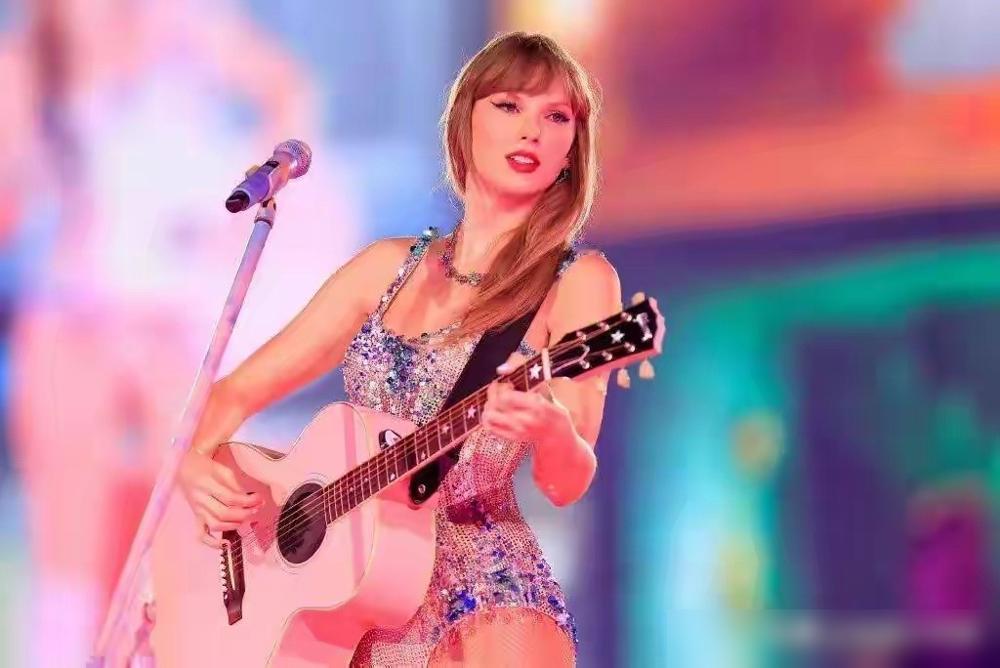 歌坛巨星霉霉说，“我去中国城里算过命。师傅跟我说，我以后会有一场非常糟糕的婚