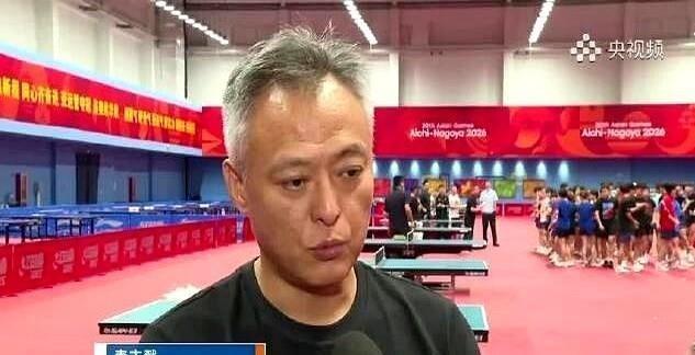 崇明岛封闭训练20多天，秦志戬说了句实在话：国乒现在最难的，不是研究对手，是自己人不够用了。王楚钦、