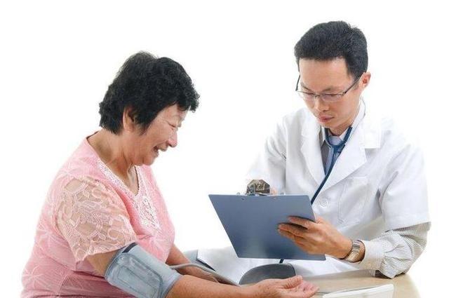 “你知道吗？睡眠需求并非一刀切的标准。”很多人常听到“每天睡8小时”这样的说法，