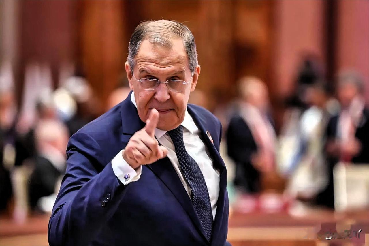 这一手“大变活人”玩得是真溜！谁能想到俄总统眼皮子底下，居然藏了个美国大间谍？