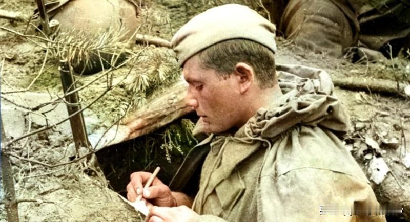 经常会有人好奇苏联军队和沙俄军队有何不同，显然如果简单对比一下这两支军队都文化水