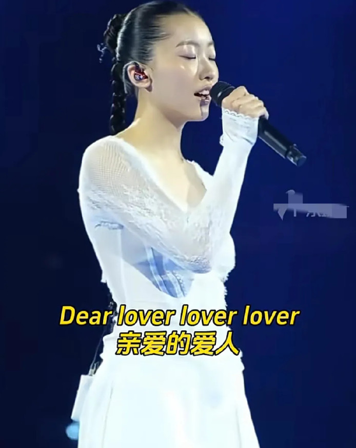 为什么星二代首秀都喜欢唱英文歌，除了陈奕迅的女儿以外，还有她们都是这样选择，