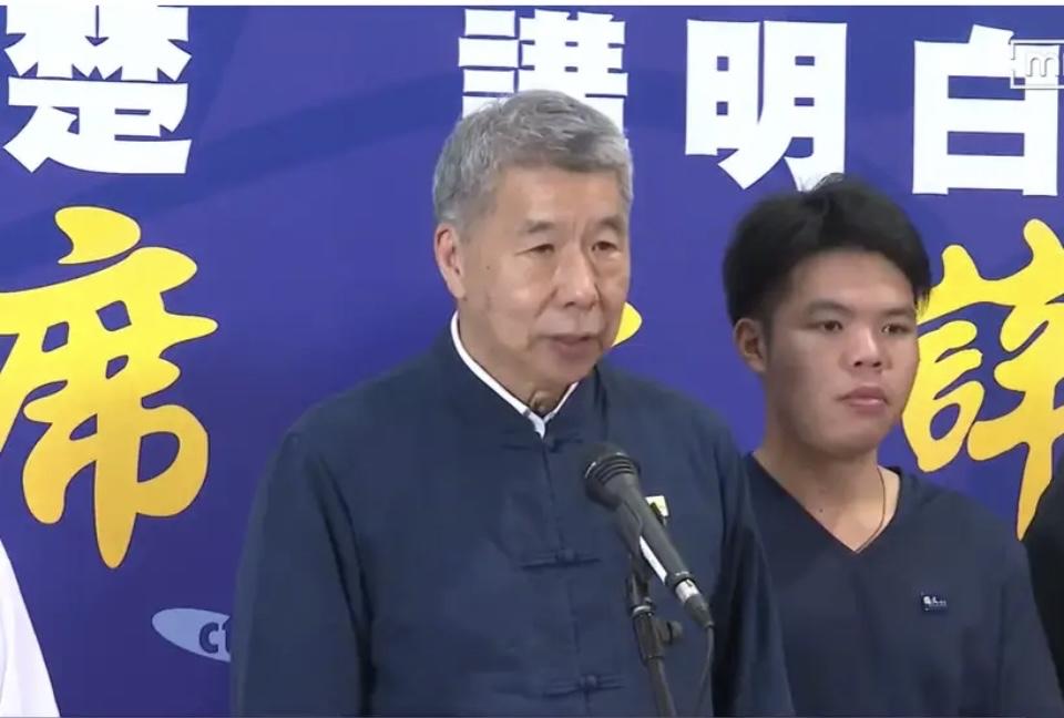 连网军操弄都不敢认？张亚中的怒怼戳破了啥国民党主席选举这出戏，张亚中的话算是