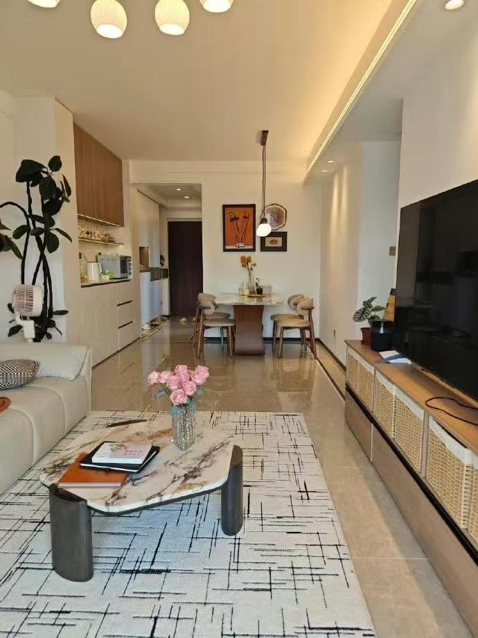 真是疯了一样儿子看中一套房子，7月的时候挂牌价148万，现在没几个月时间，房价