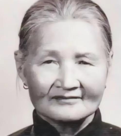 河南永城有一位叫郭瑞兰的姑娘，18岁那年做了一个惊天决定：不惜毁掉自己一生名节，