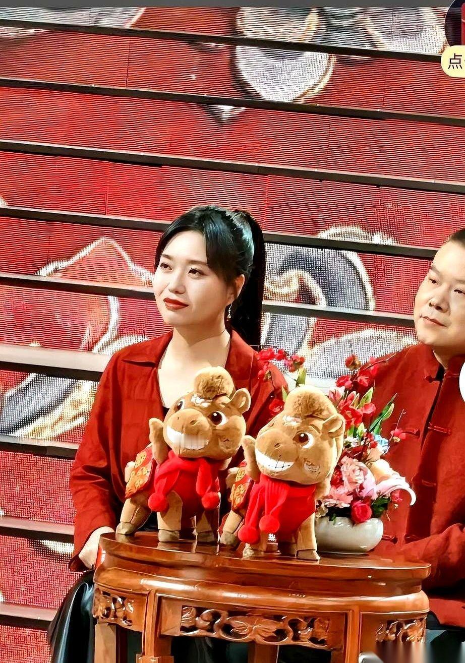 辽宁春晚的李雪琴一出来，很多人心里咯噔一下，突然想通了一件事。同样是脱胎换骨，