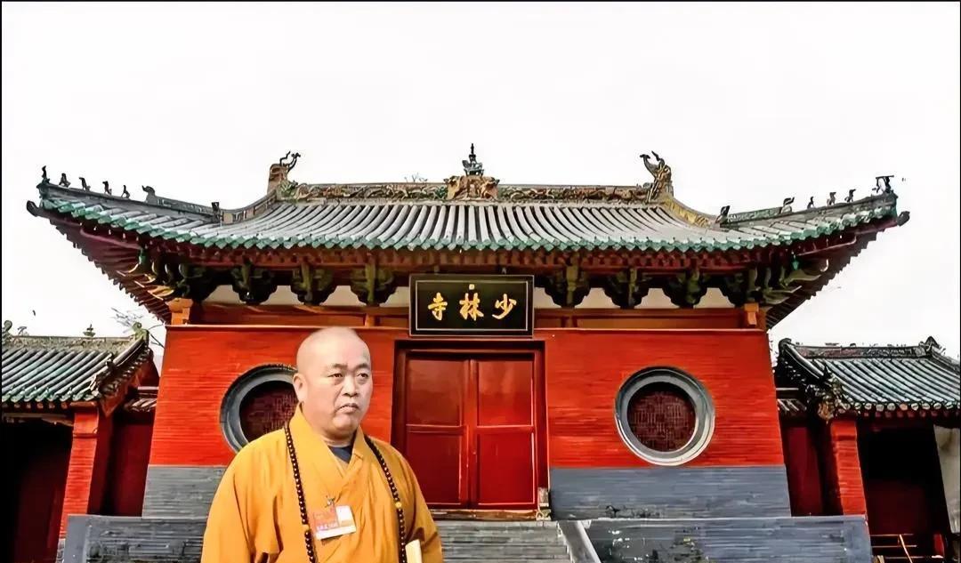 释永信被查的消息传开后，不少人好奇少林寺会不会因此少了信众。其实大家对少林寺的