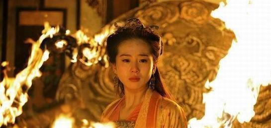 1644年春，紫禁城的宫门尚未彻底崩塌，明朝的命运已到了崩溃边缘。太监小跑着进殿