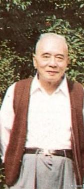 汪海粟与韩培信是左右手的关系，汪比韩低半格，但汪比韩长9岁，他们都在江苏省共事，