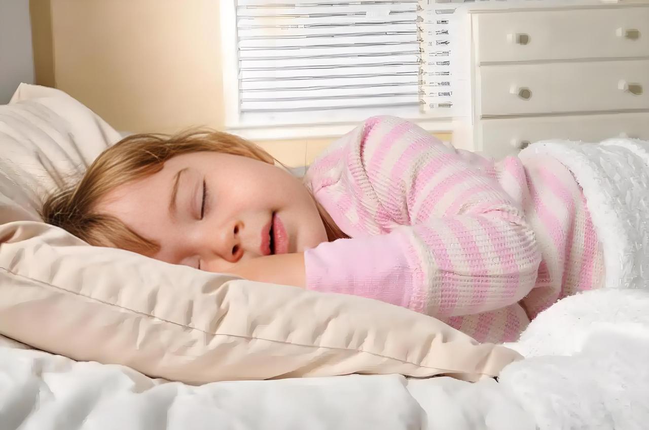 很多人睡够了8小时，白天还是觉得困，像没睡醒。这其实和睡眠质量有关，而不仅仅是睡