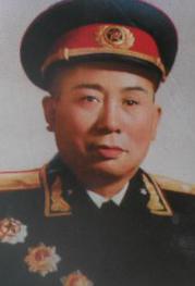 在1955年，当时有一位旅长，在授衔的时候居然罕见地被授予为少将军衔！贺庆积是