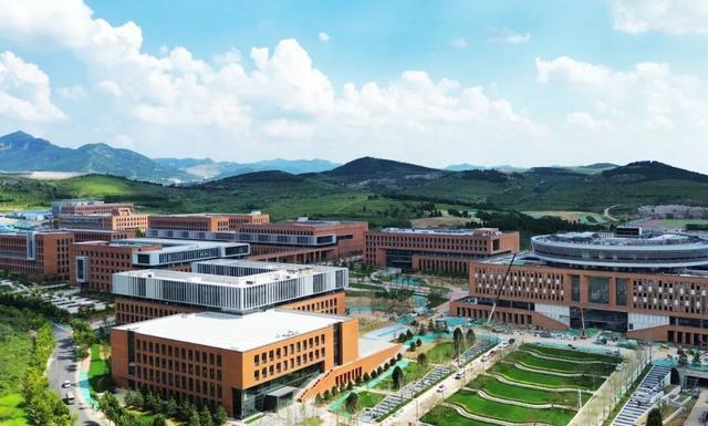空天信息大学今年没去筹招生也挺可惜，但学校正在憋着一个大招。其实空天信息大学愿