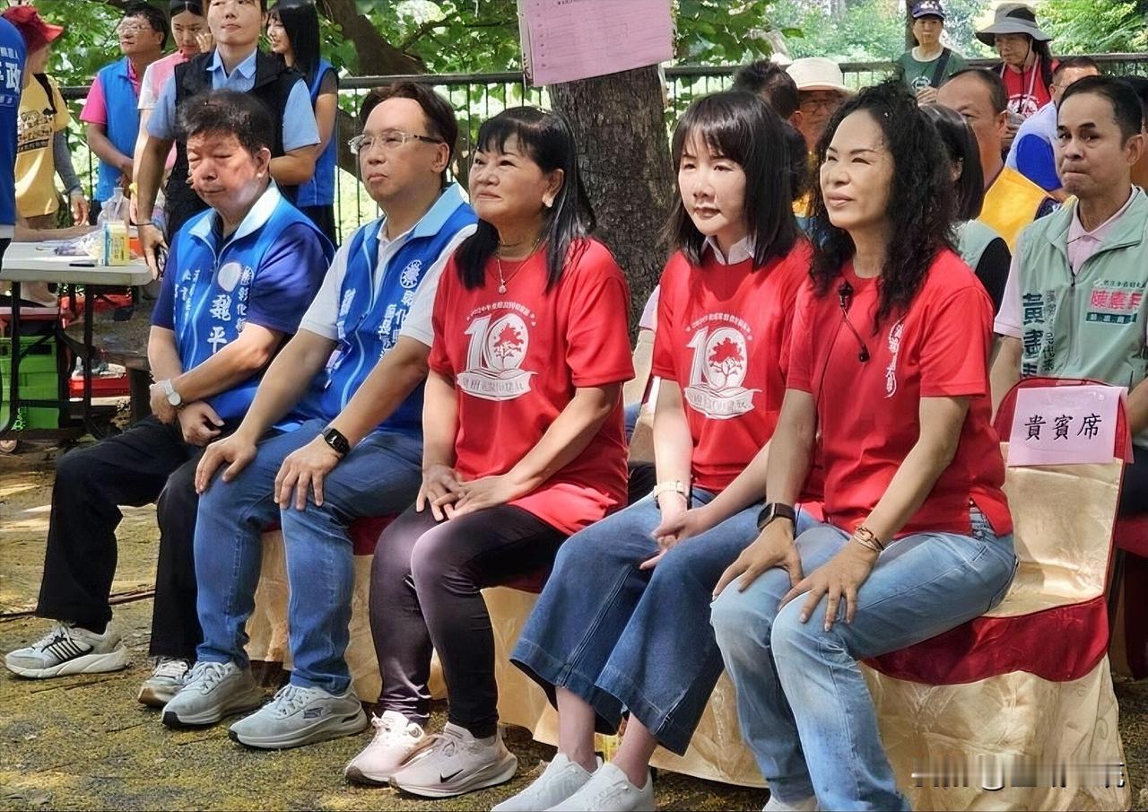 谢衣鳯拒绝为魏平政拉票国民党彰化县长候选人魏平政昨天（20日）和立委谢衣鳯共