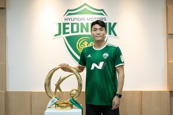 韩记: 浙江砸120万美元强挖全北队长朴镇燮, 年薪150万美元