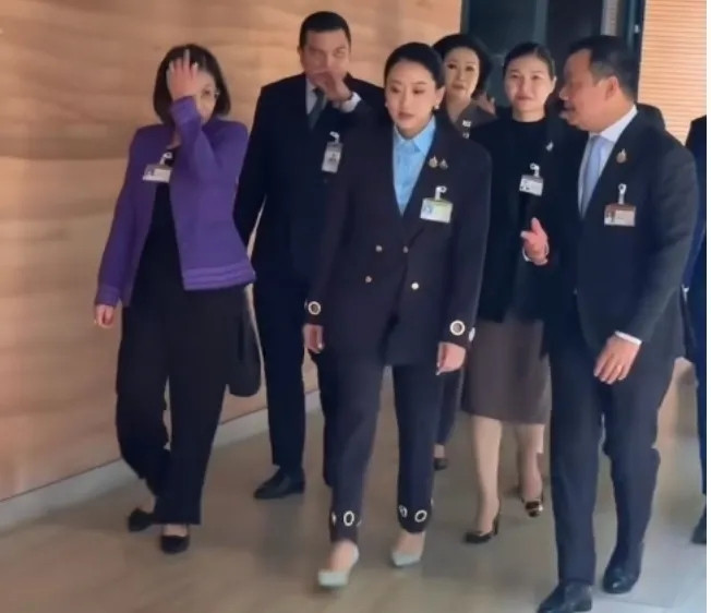 佩通坦又传来好消息。据报道，8月13日，在昨日为王太后庆生后，佩通坦再次与网友