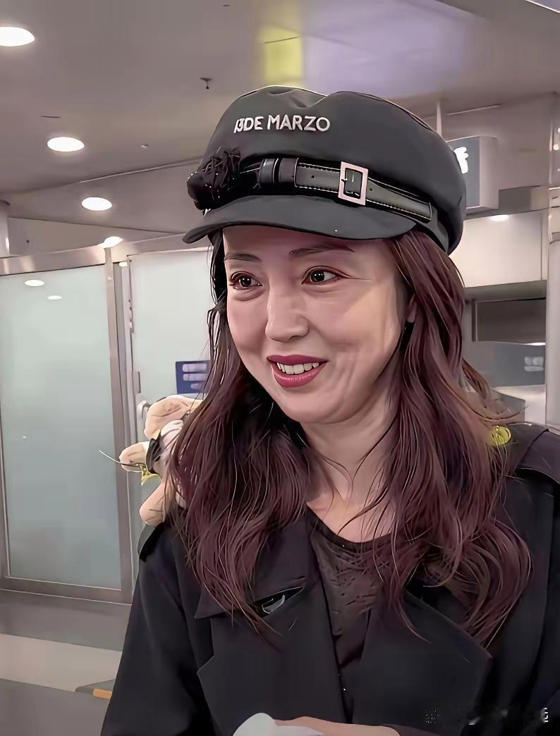 路人拍的董璇，居然是这个样子的，吓到了！​