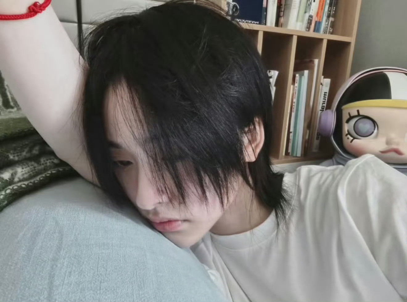 沈月原来是美男鲨疯了！短发造型，直接变身清爽少年郎！长发温柔，短发帅气，沈月这