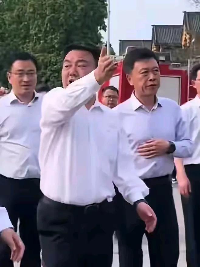 荣昌给所有的人上了真诚的一课！五天接待了大约250万人，没有发生一起旅游投诉，