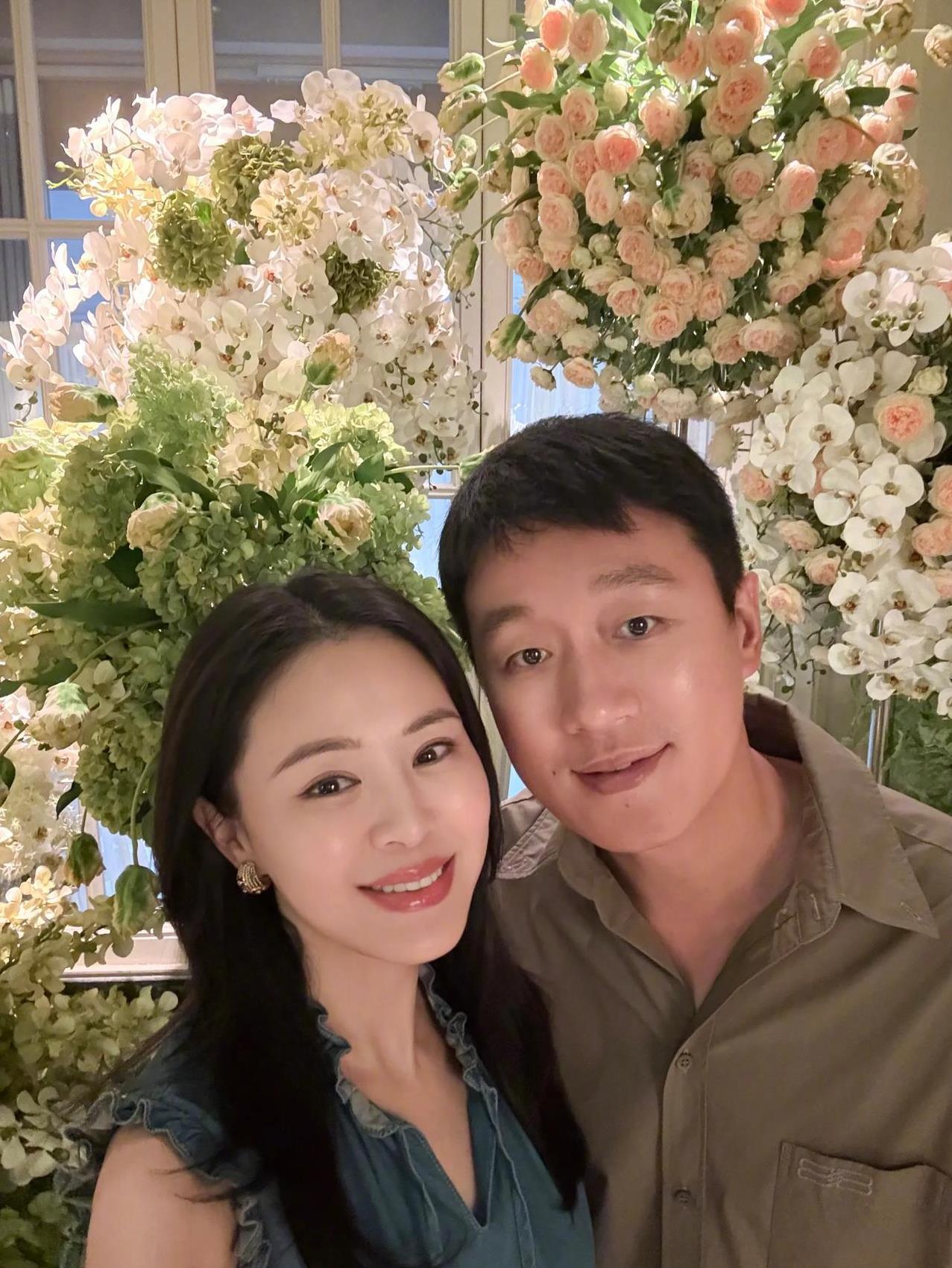 这两口子简直太甜了。为了纪念结婚18周年，佟大为和关悦两口子，好好度过了一天的