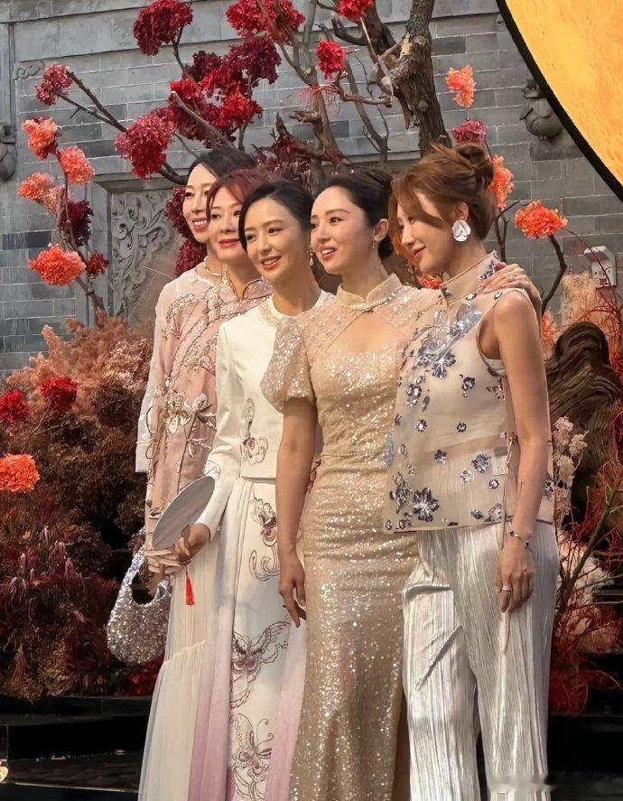 我天，丫丫真的好出众董璇伴娘团有佟丽娅​​​