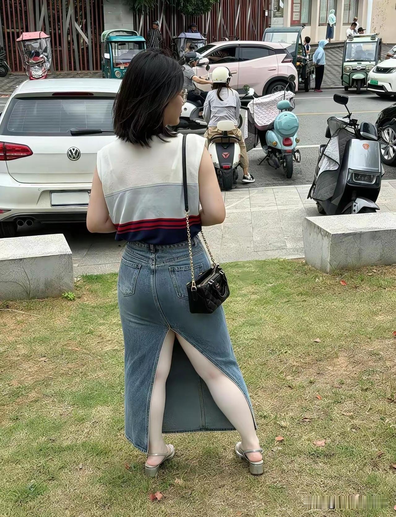 这条裙子好有个性。