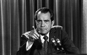 1969年，尼克松接到情报，苏联要对中国的多个城市投放原子弹，毛主席听后