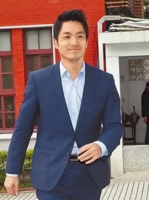 就在刚刚，台北市长蒋万安发布声明，3月8日，针对卓荣泰搭专机赴日看WBC