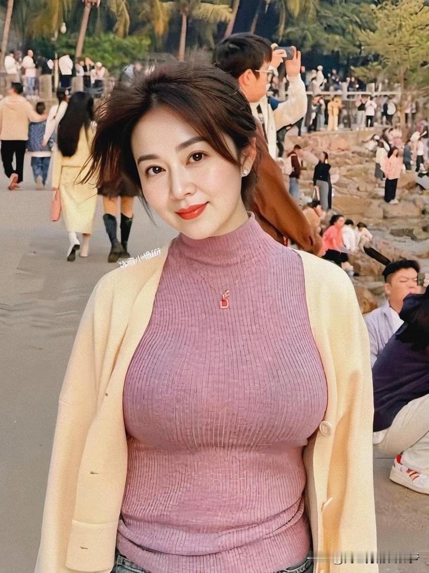 全世界都在催我长大，只有你能让我做回小孩，你看被世界推着往前跑的时候，总觉得