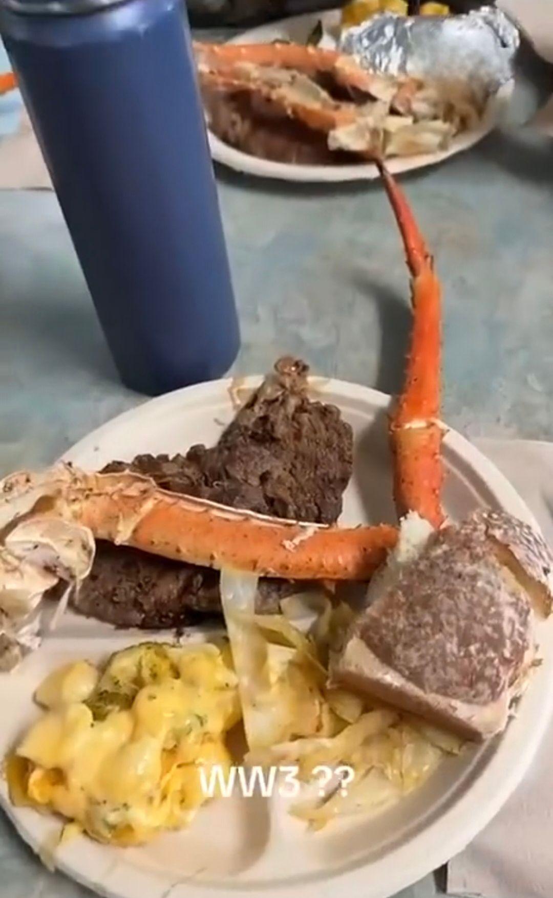 美军开始供应“断头饭”，龙虾牛排随便吃，吃完就要去伊朗？近日，不少美军士兵都在