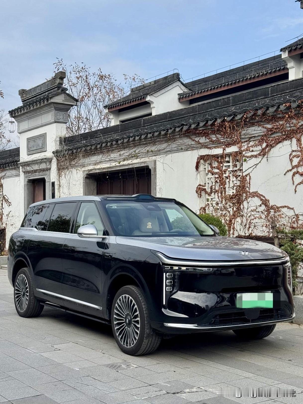 有人这样和我说，买车不要纠结：1.有钱就买奔驰GLC2.不行弄辆宝马X3