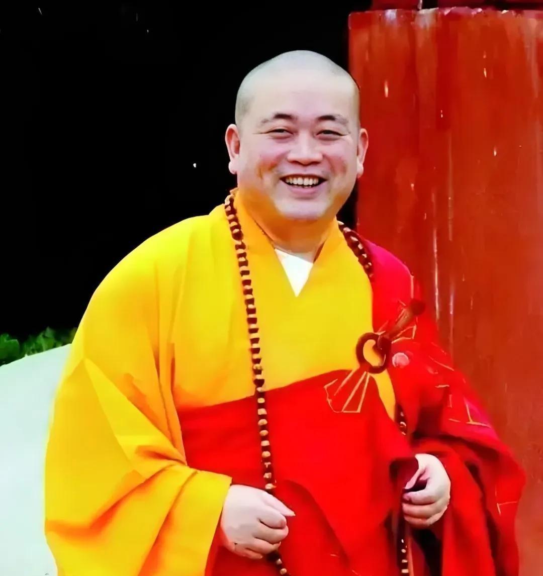 释永信大师的人脉非常广，他认识的人物都是一些非富即贵的商业大佬，只要你交的费用超