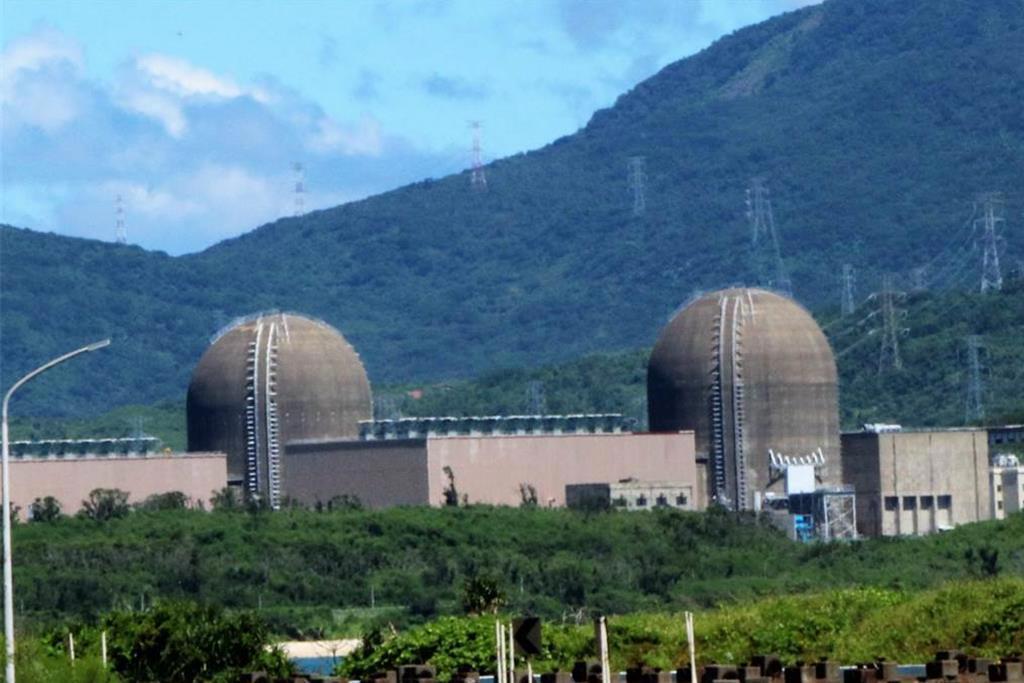 民进党当局最快2028前重启核三厂侯汉廷点名赖品妤：去跟赖清德喊“重启个X！”