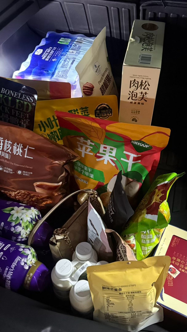 我简直高能量满满盒马-香香米乳生牛乳一入口就是浓郁的米味口感厚重但不甜腻还挺好喝的感觉今年都在做大米
