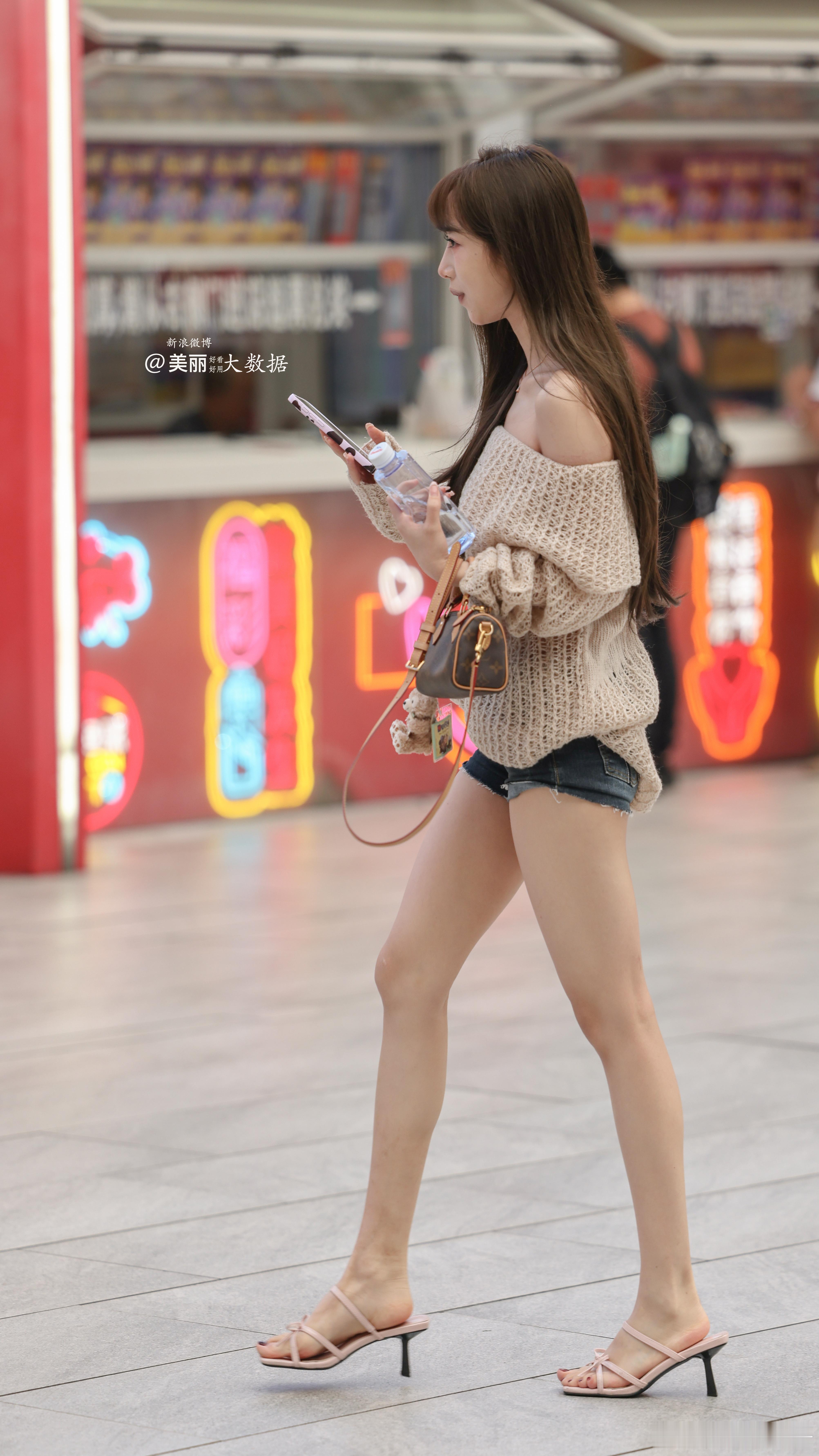 先来个侧面。。。