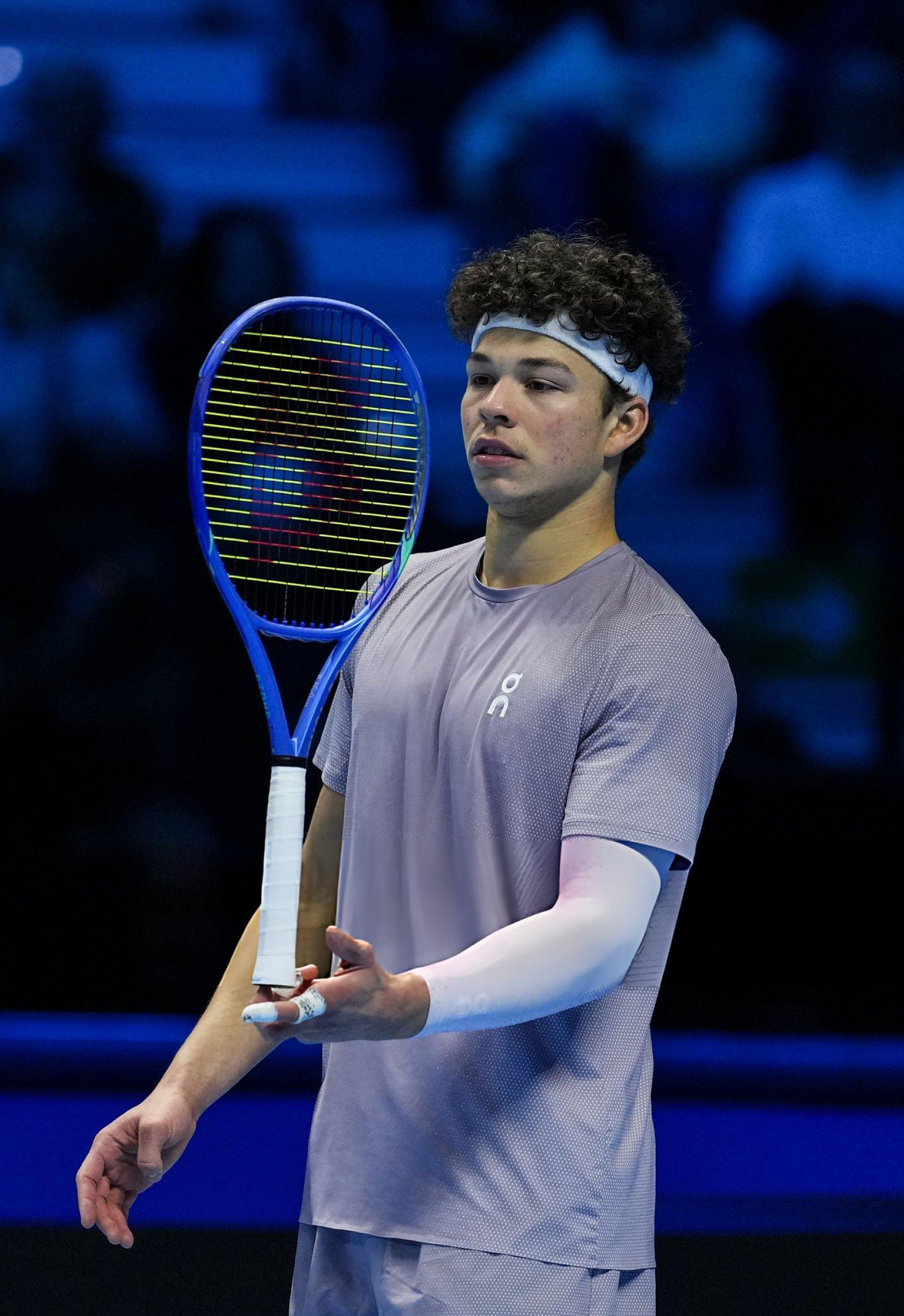 ATP年终总决赛小组赛，阿利亚西姆在第二盘把握住了第四个盘点、在决胜盘兑现了第三