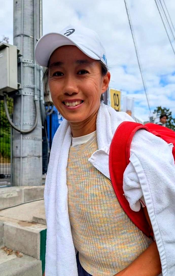 恭喜张帅，再夺一冠。上个礼拜刚输给同一个对手，这个礼拜她又站到了对方面前